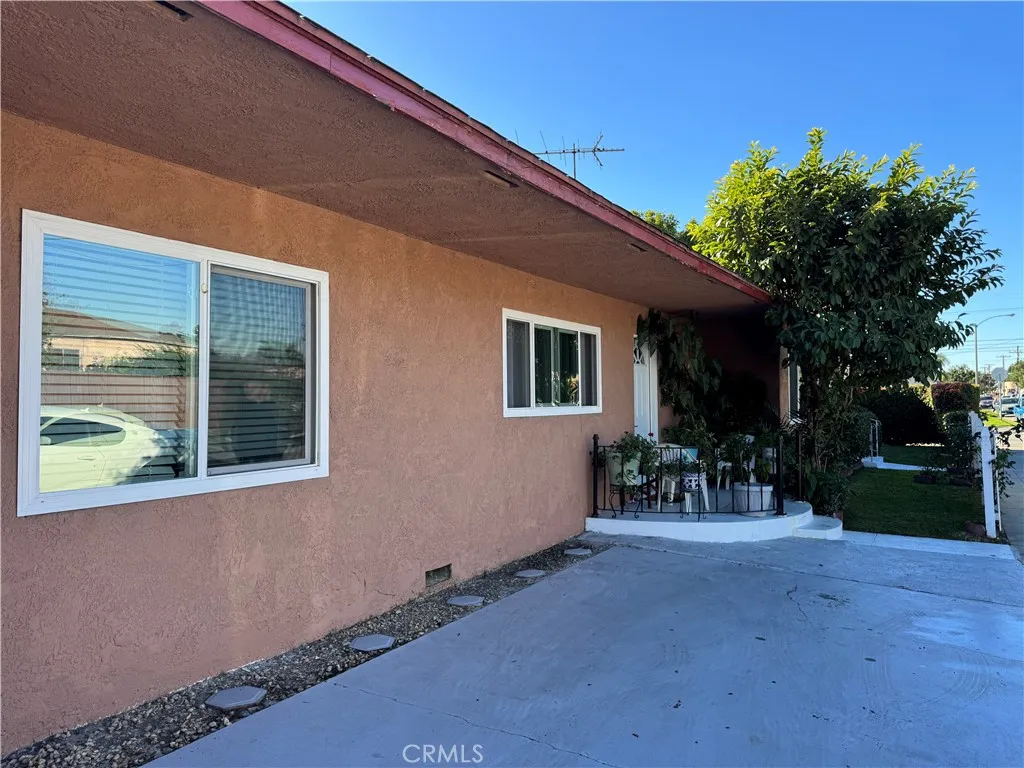 10406 San Carlos, South Gate, California 90280 home-pic-2